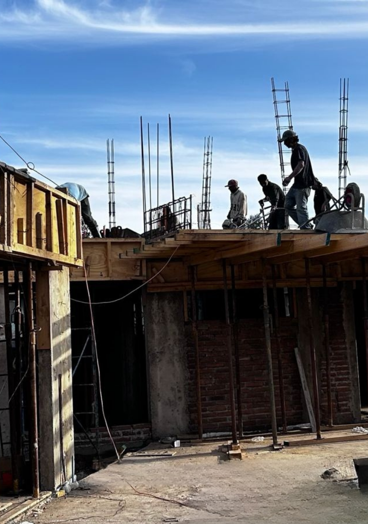 Equipo de profesionales Arka Pro en obra